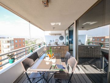 Rebajado!! Amplio Departamento Con Vista Despajada - Cocina Remodelada 4d+4b