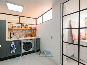 Rebajado!! Amplio Departamento Con Vista Despajada - Cocina Remodelada 4d+4b