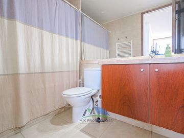 Rebajado!! Amplio Departamento Con Vista Despajada - Cocina Remodelada 4d+4b