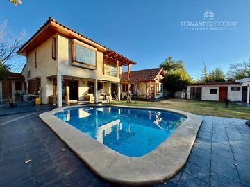 LOS ANDES - VENDE CASA 4D 5B 3E PSICINA - COND. EL ENCANTO