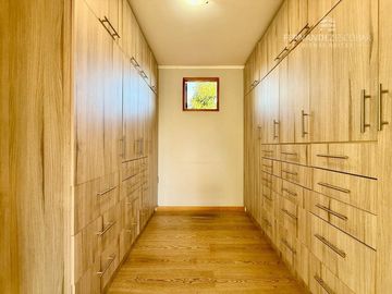 LOS ANDES - VENDE CASA 4D 5B 3E PSICINA - COND. EL ENCANTO