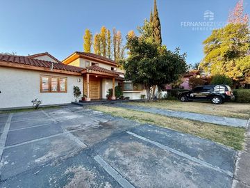 LOS ANDES - VENDE CASA 4D 5B 3E PSICINA - COND. EL ENCANTO