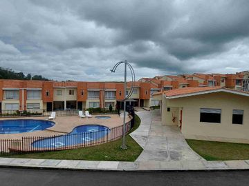 En venta casa Condominio CampoAragon