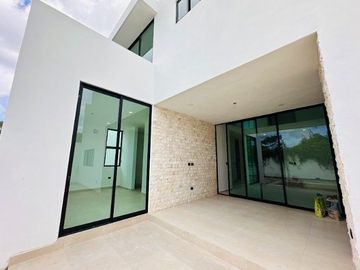RESIDENCIA EN VENTA EN PRIVADA PARQUE NATURA CHOLUL