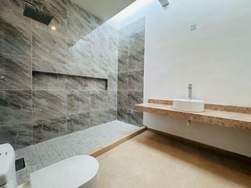 RESIDENCIA EN VENTA EN PRIVADA PARQUE NATURA CHOLUL