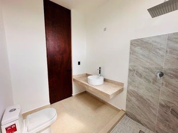 RESIDENCIA EN VENTA EN PRIVADA PARQUE NATURA CHOLUL