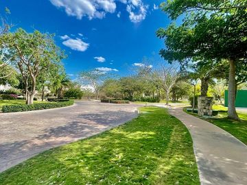 RESIDENCIA EN VENTA EN PRIVADA PARQUE NATURA CHOLUL