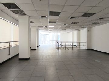 Se Vende Local Comercial En Esquina En Zona Altamente Comercial De Sjl