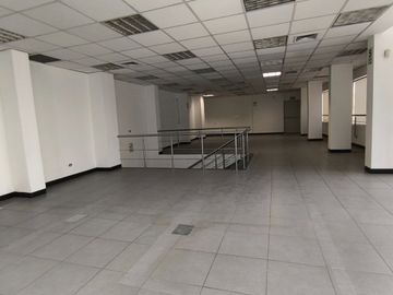 Se Vende Local Comercial En Esquina En Zona Altamente Comercial De Sjl