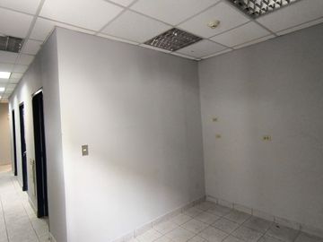 Se Vende Local Comercial En Esquina En Zona Altamente Comercial De Sjl