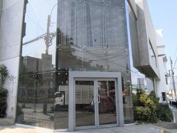 Se Vende Local Comercial En Esquina En Zona Altamente Comercial De Sjl