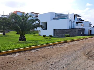 CASA DE PLAYA EN VENTA US$ 380,000, PLAYA PALMERAS KM 123.5 PAN SUR