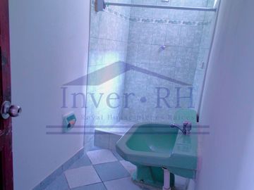¡CASA AMPLIA EN VENTA - OPORTUNIDAD ÚNICA EN CERCADO DE LIMA!