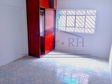 ¡CASA AMPLIA EN VENTA - OPORTUNIDAD ÚNICA EN CERCADO DE LIMA!
