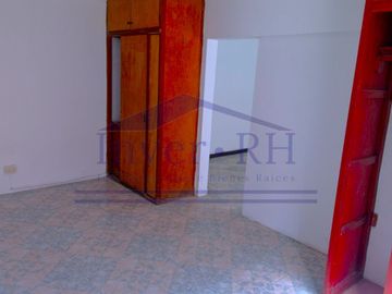 ¡CASA AMPLIA EN VENTA - OPORTUNIDAD ÚNICA EN CERCADO DE LIMA!