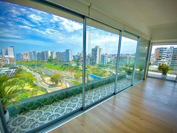 ¡Bajo de Precio! Venta de Moderno Dúplex en Barranco – Vista al Mar –