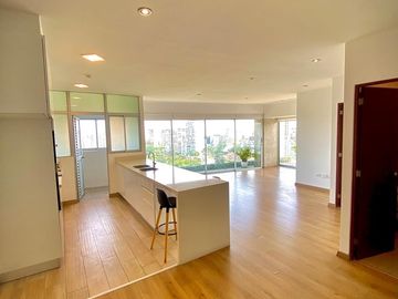 ¡Bajo de Precio! Venta de Moderno Dúplex en Barranco – Vista al Mar –