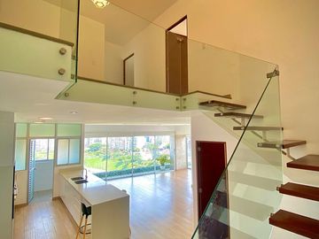 ¡Bajo de Precio! Venta de Moderno Dúplex en Barranco – Vista al Mar –