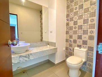 ¡Bajo de Precio! Venta de Moderno Dúplex en Barranco – Vista al Mar –