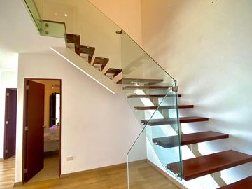 ¡Bajo de Precio! Venta de Moderno Dúplex en Barranco – Vista al Mar –