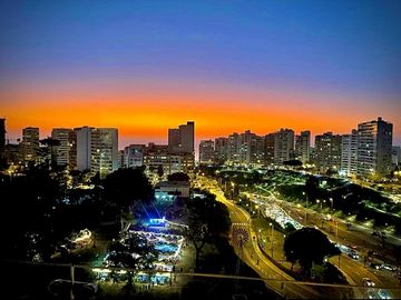 ¡Bajo de Precio! Venta de Moderno Dúplex en Barranco – Vista al Mar –