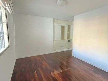 Venta de Amplio Departamento