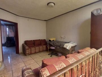 CASA EN VENTA CERCA AV TONALTECAS Y AV JUAREZ.