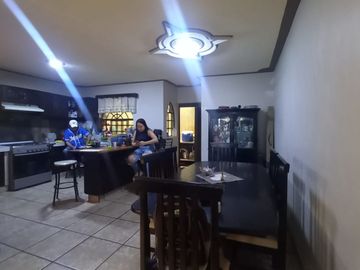 CASA EN VENTA CERCA AV TONALTECAS Y AV JUAREZ.