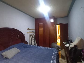 CASA EN VENTA CERCA AV TONALTECAS Y AV JUAREZ.