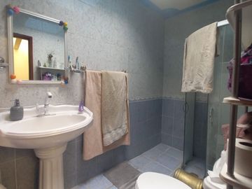 CASA EN VENTA CERCA AV TONALTECAS Y AV JUAREZ.