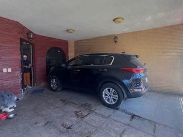 CASA EN VENTA CERCA AV TONALTECAS Y AV JUAREZ.