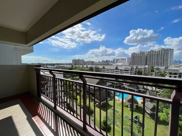 For Sale: 1-Bedroom Unit in Royal Palm Residences