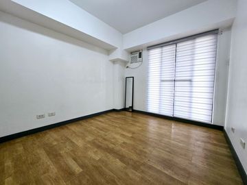 For Sale: 1-Bedroom Unit in Royal Palm Residences