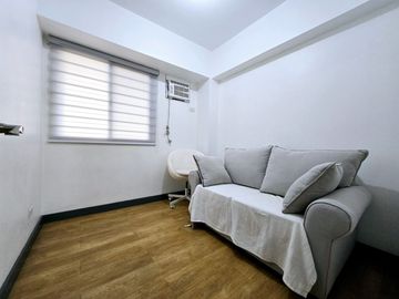 For Sale: 1-Bedroom Unit in Royal Palm Residences