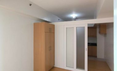 1 Bedroom rent to own condo for sale in chino roces makati near greenbelt and ayala