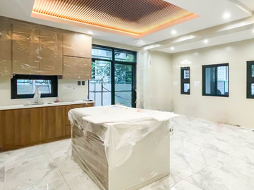 FOR SALE! Brand-New 2-Storey House with Roof Deck in 📍 Pueblo Del Sol Subdivision, Tagaytay City