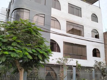 VENTA DE CASA EN ESQUINA  EN URB TRES HORIZONTES  SAN MARTIN DE PORRES