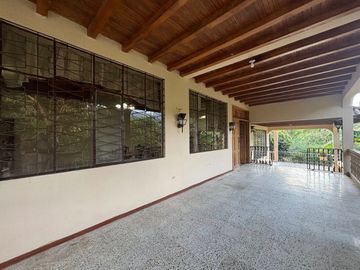 Amplia propiedad en venta en Malacatos