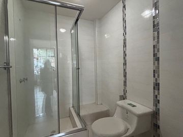 Casa comercial en venta en Av. Pío Jaramillo