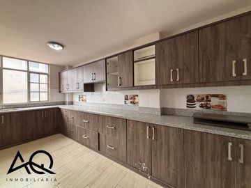 Casa comercial en venta en Av. Pío Jaramillo