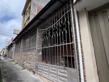 Casa comercial en venta en Av. Pío Jaramillo