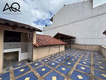 Casa comercial en venta en Av. Pío Jaramillo