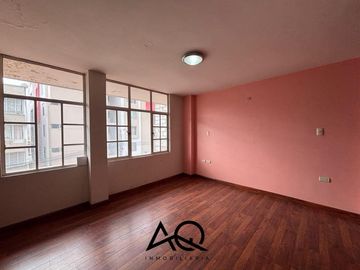 Casa comercial en venta en Av. Pío Jaramillo