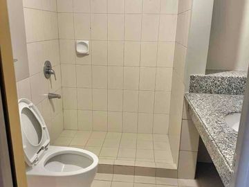 The Birchwood 2BR Two Bedroom with Service Area near BGC and NAIA FOR SALE WC231