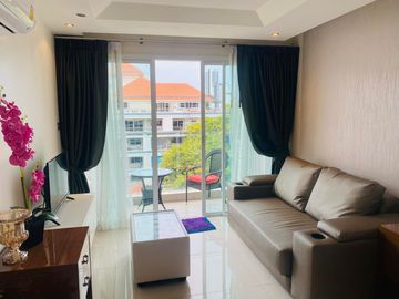 Partial Sea View condo for sale with Hot price at Phratumnak