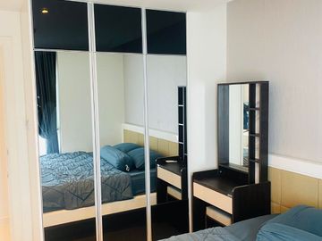 Partial Sea View condo for sale with Hot price at Phratumnak