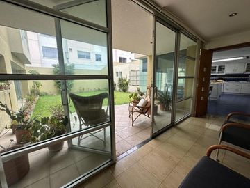 Casa Indepedniente en venta Urb El Condado 410 mtrs2 con amplios jardines Segunda Etapa
