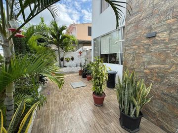 casa de venta en manta zona sur G/R