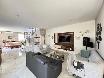 casa de venta en manta zona sur G/R