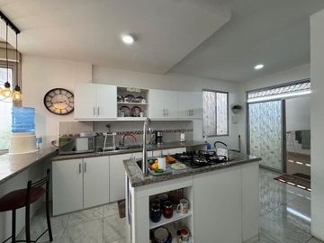 casa de venta en manta zona sur G/R